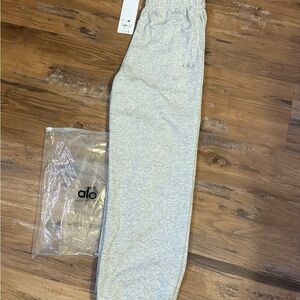 ALO Yoga women Light Gray Sweatpants